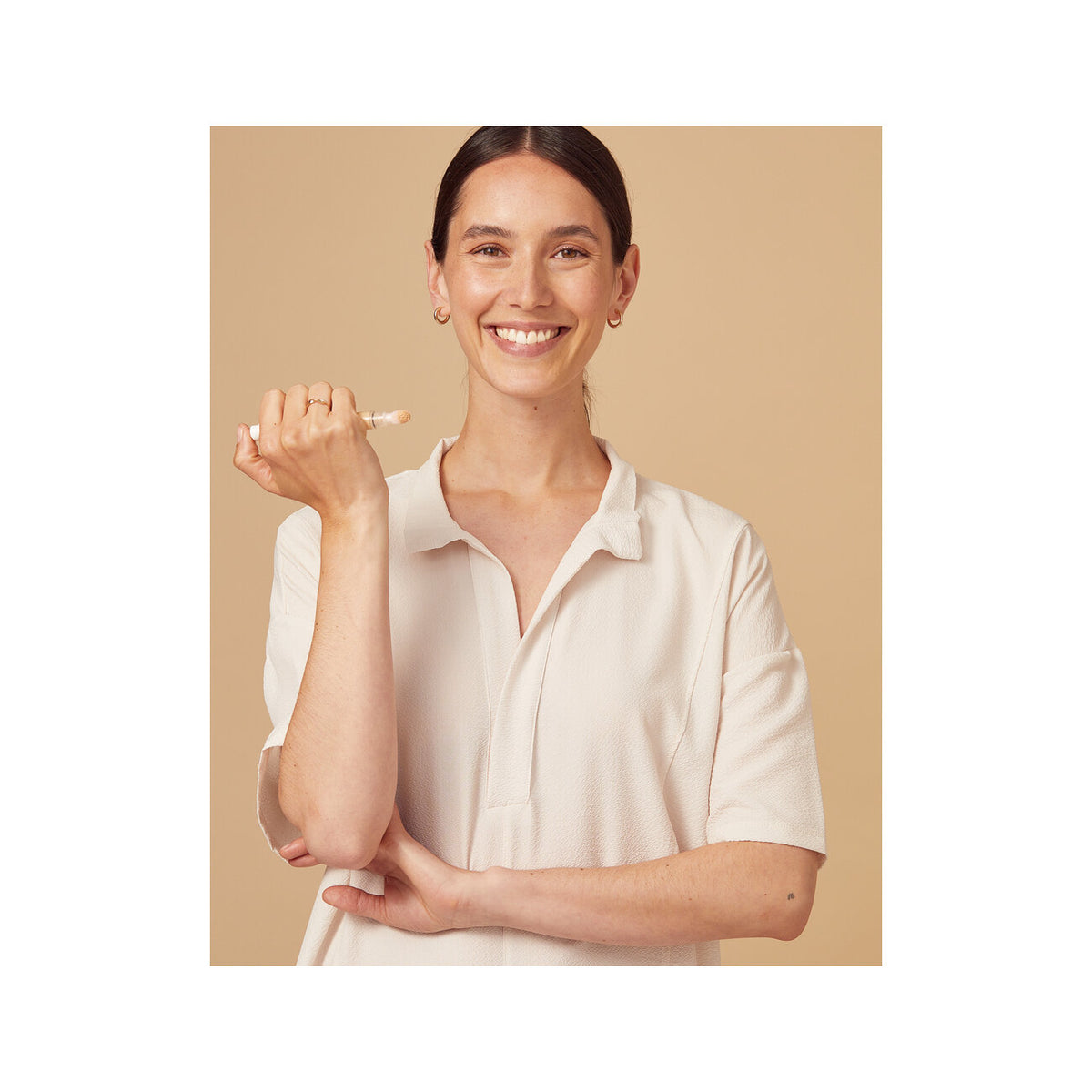 Nivea Q10 Power 3in1 Eye Care Cushion 01 Light 4 ml Crema Contorno Occhi Colorata E Idratante-8