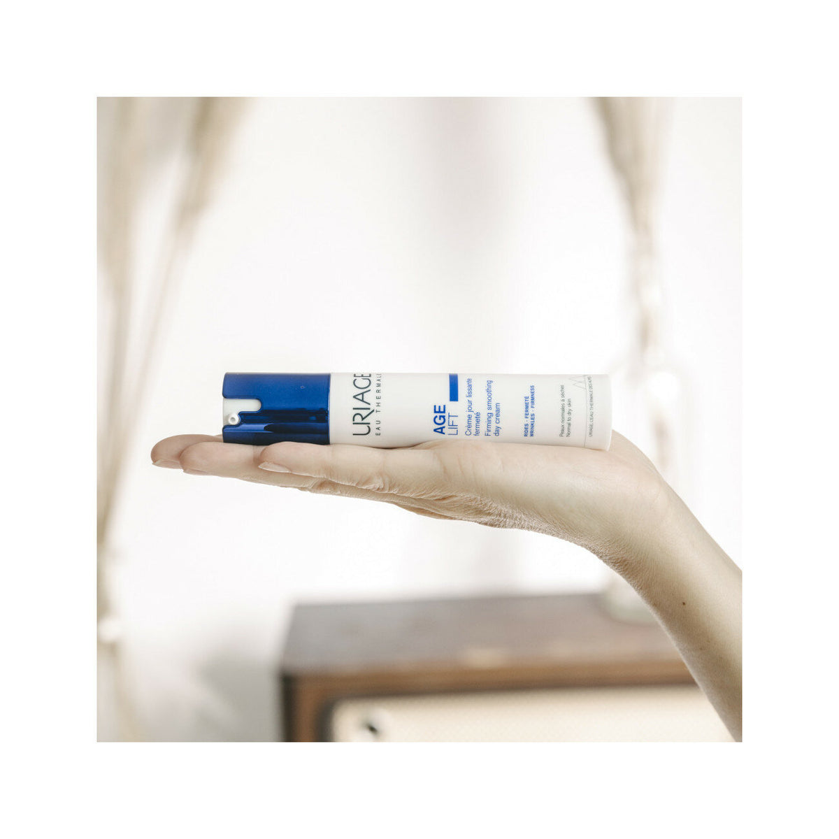 Uriage Age Lift Crema Giorno Levigante 40ml-11